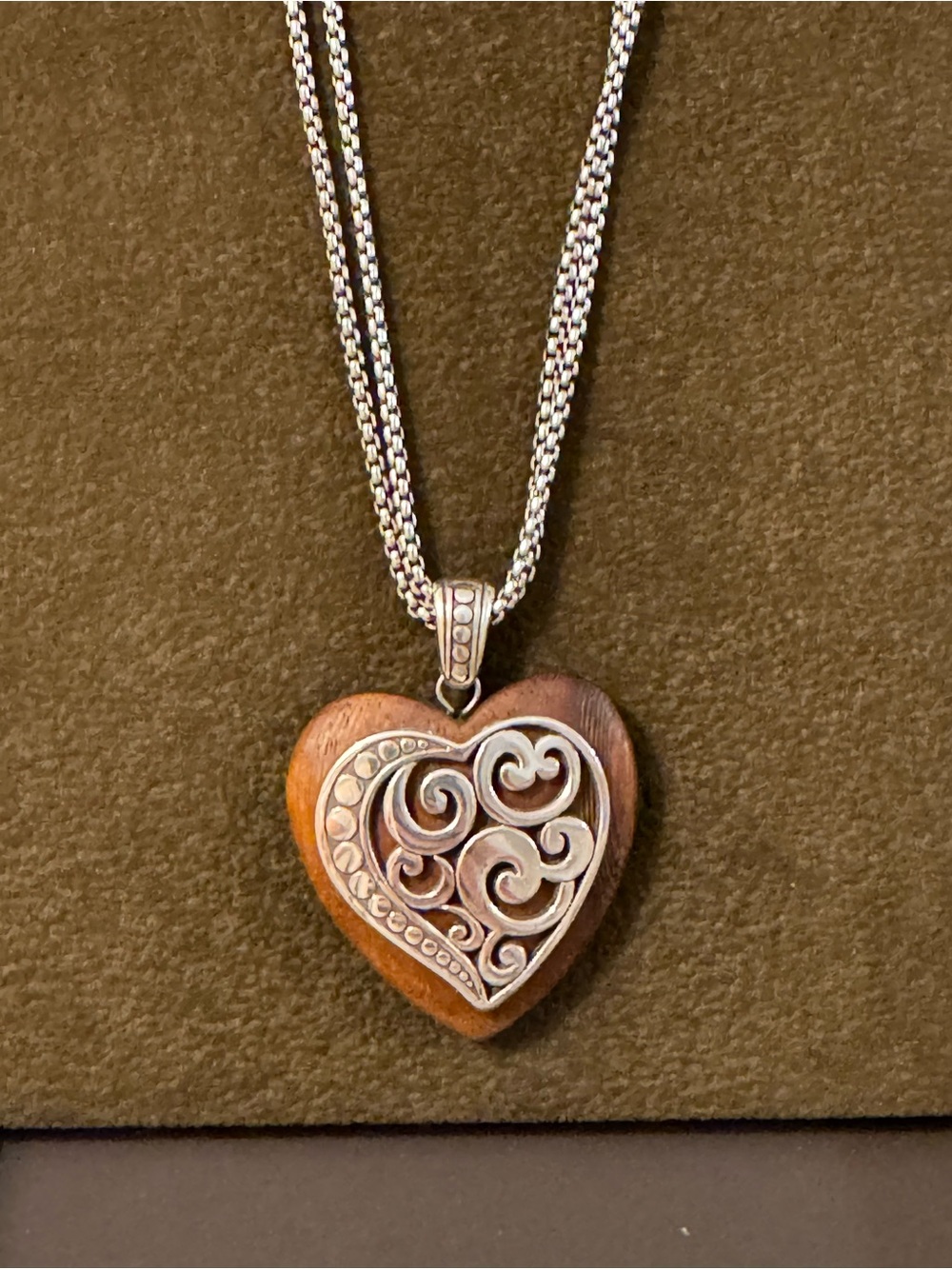 Brighton Heart Pendant Necklace – Silver & Wood Scroll Design. Brand new!